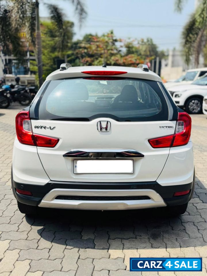 Platinum White Honda WR-V SM Platinum White Honda WR-V SM