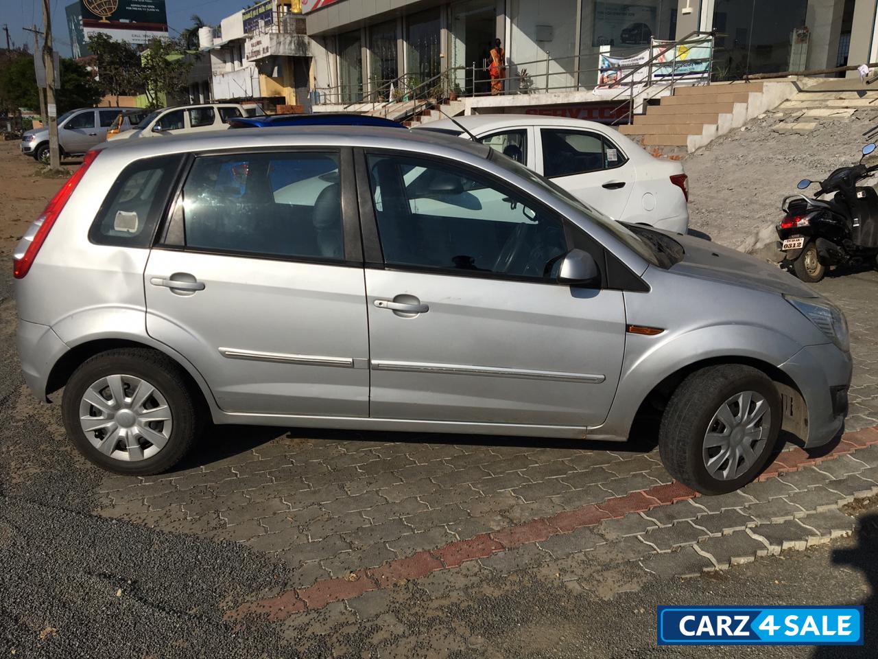Silver Ford Figo 1.4 Duratorq EXI