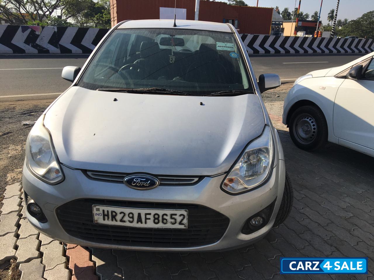 Silver Ford Figo 1.4 Duratorq EXI Silver Ford Figo 1.4 Duratorq EXI