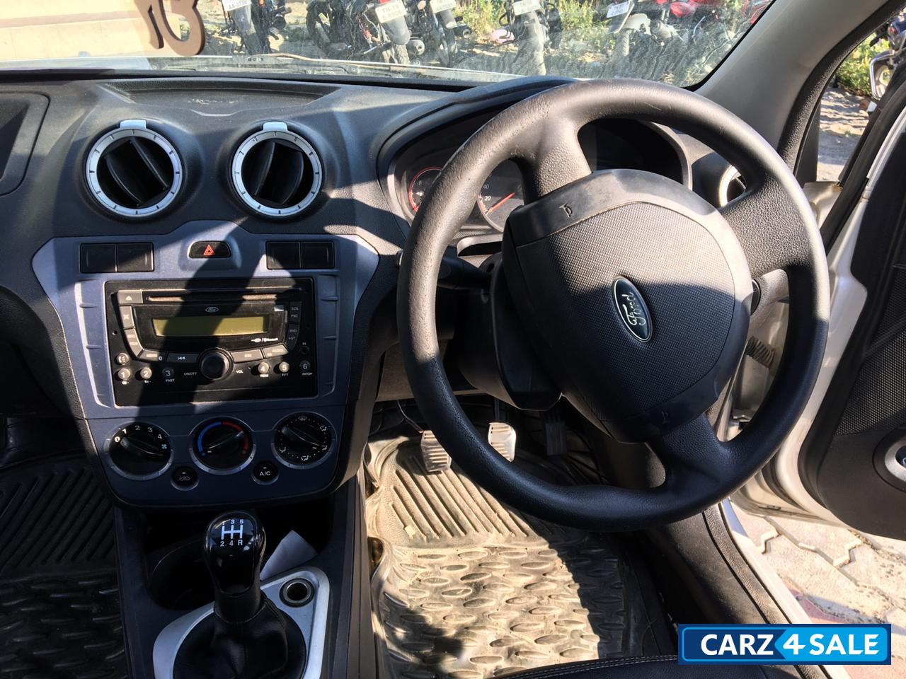 Silver Ford Figo 1.4 Duratorq EXI Silver Ford Figo 1.4 Duratorq EXI