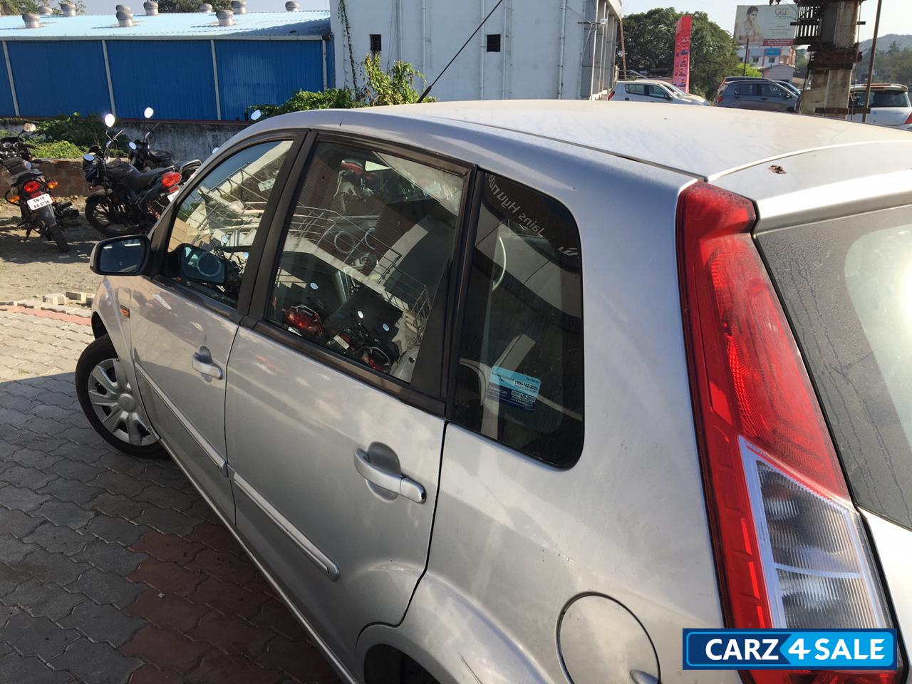 Silver Ford Figo 1.4 Duratorq EXI Silver Ford Figo 1.4 Duratorq EXI