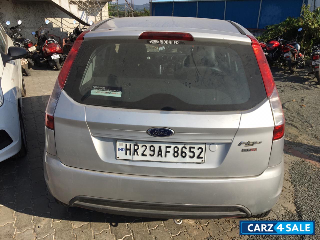 Silver Ford Figo 1.4 Duratorq EXI Silver Ford Figo 1.4 Duratorq EXI