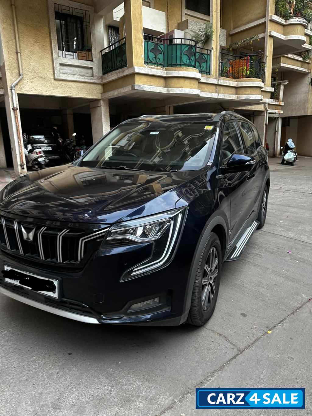 Midnight Blue Mahindra XUV700 AX7 Luxury AT Diesl