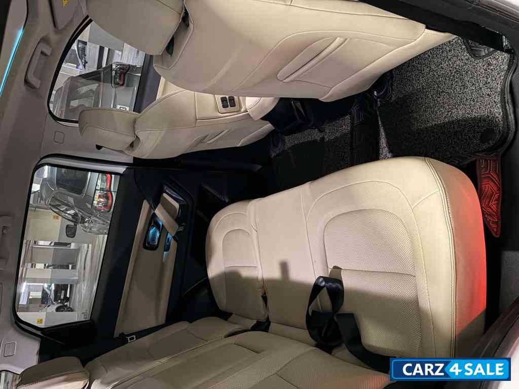 White Tata Safari Adventure persona XZA PLUS Optional with ADAS & 360* camera White Tata Safari Adventure persona XZA PLUS Optional with ADAS & 360* camera
