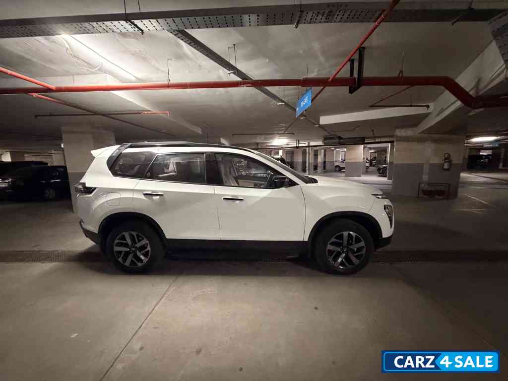 White Tata Safari Adventure persona XZA PLUS Optional with ADAS & 360* camera White Tata Safari Adventure persona XZA PLUS Optional with ADAS & 360* camera