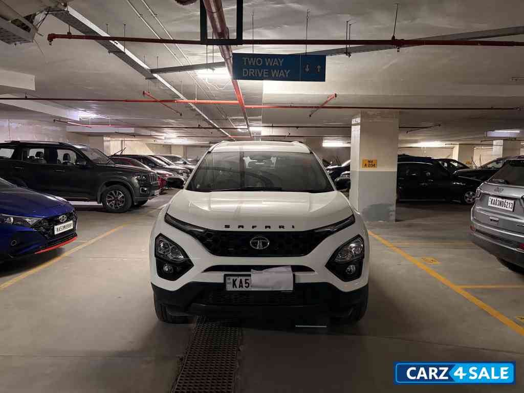 White Tata Safari Adventure persona XZA PLUS Optional with ADAS & 360* camera White Tata Safari Adventure persona XZA PLUS Optional with ADAS & 360* camera