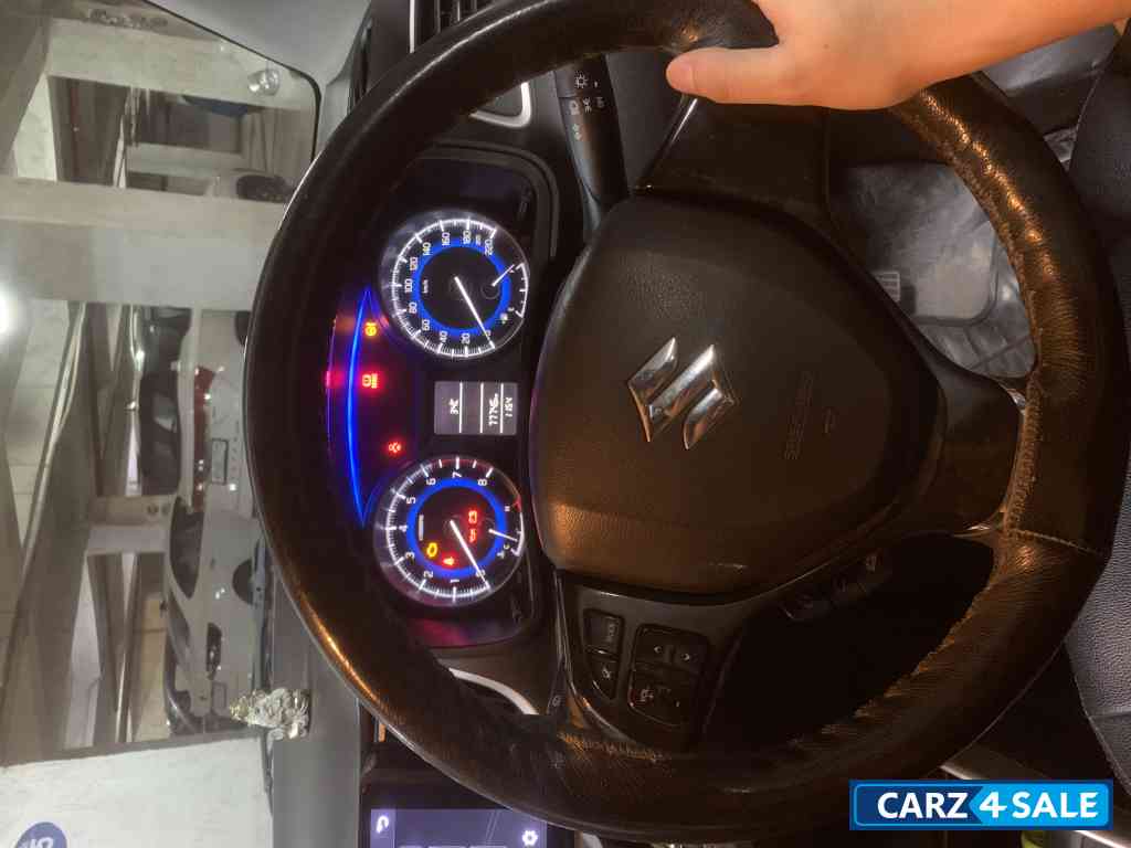 Metallic Premium Silver Maruti Suzuki Baleno Delta 1.2 Metallic Premium Silver Maruti Suzuki Baleno Delta 1.2