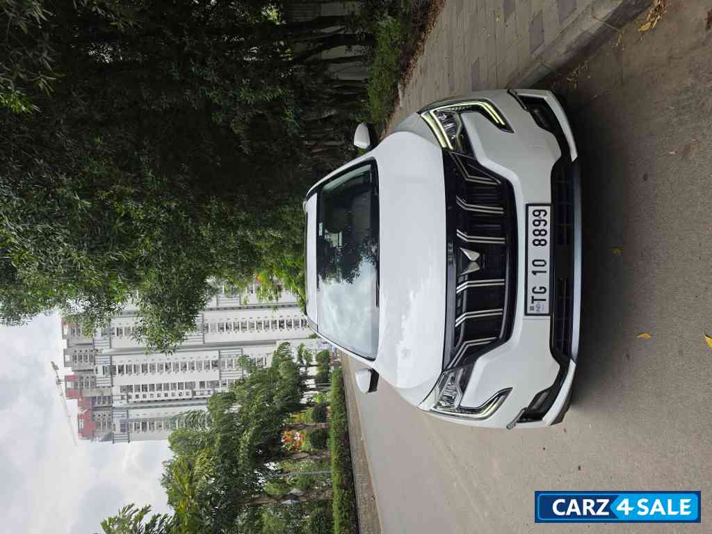 Mahindra XUV700 AX7L LUXURY PACK DIESEL AUTOMATIC TOP END