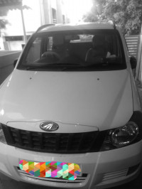 White Mahindra  Quanto C4