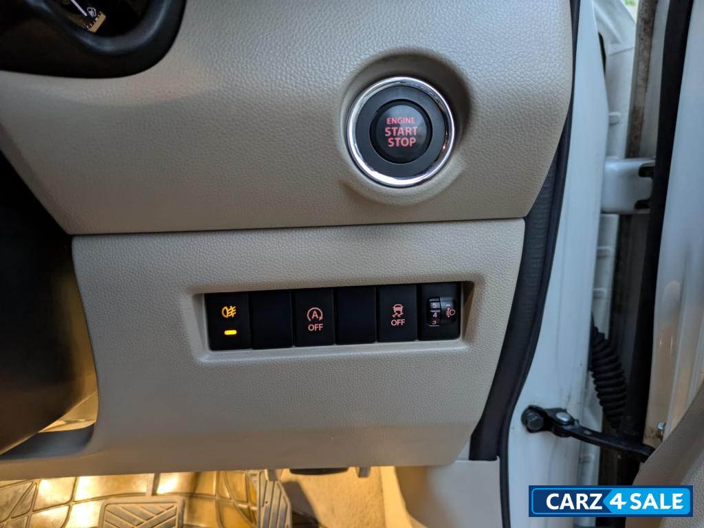 Arctic White Maruti Suzuki Dzire ZXI PLUS AMG Arctic White Maruti Suzuki Dzire ZXI PLUS AMG