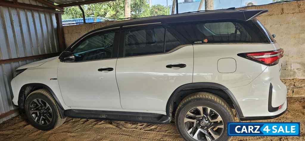 Toyota Fortuner Legender 4X2