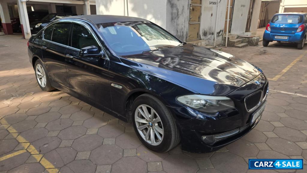 Blue BMW 5-Series 520D Blue BMW 5-Series 520D