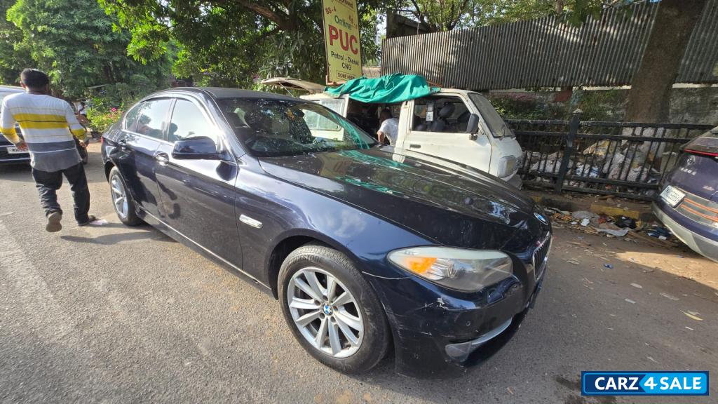 Blue BMW 5-Series 520D Blue BMW 5-Series 520D