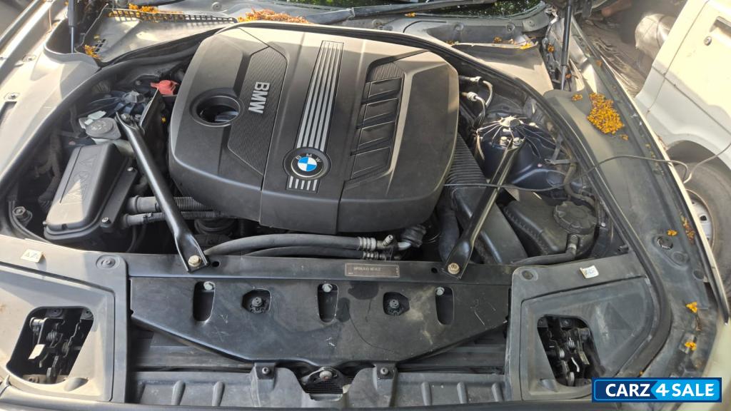 Blue BMW 5-Series 520D Blue BMW 5-Series 520D