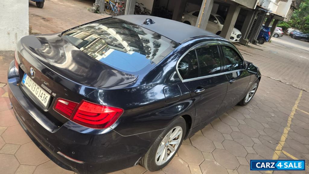 Blue BMW 5-Series 520D Blue BMW 5-Series 520D