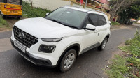 Hyundai Venue S plus