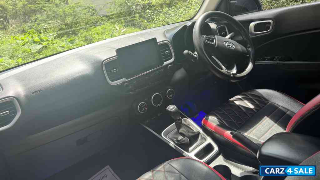 Hyundai Venue S plus Hyundai Venue S plus