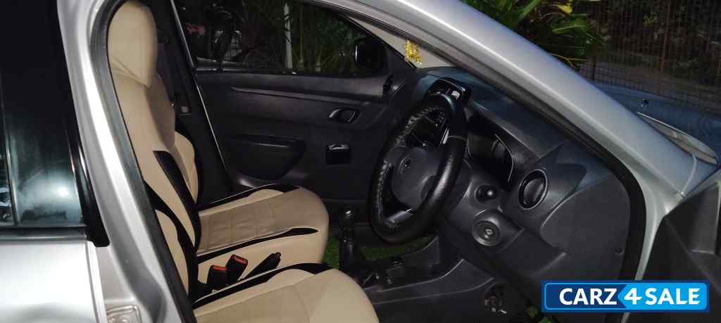 Moon Light Silver Renault Kwid Rxt petrol Moon Light Silver Renault Kwid Rxt petrol