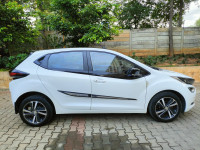 Avenue White Tata Altroz XZ+ i-turbo