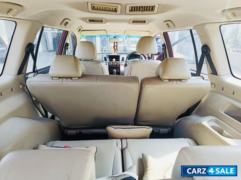 Metallic Red Mitsubishi Pajero Sport 4x4 MT Metallic Red Mitsubishi Pajero Sport 4x4 MT
