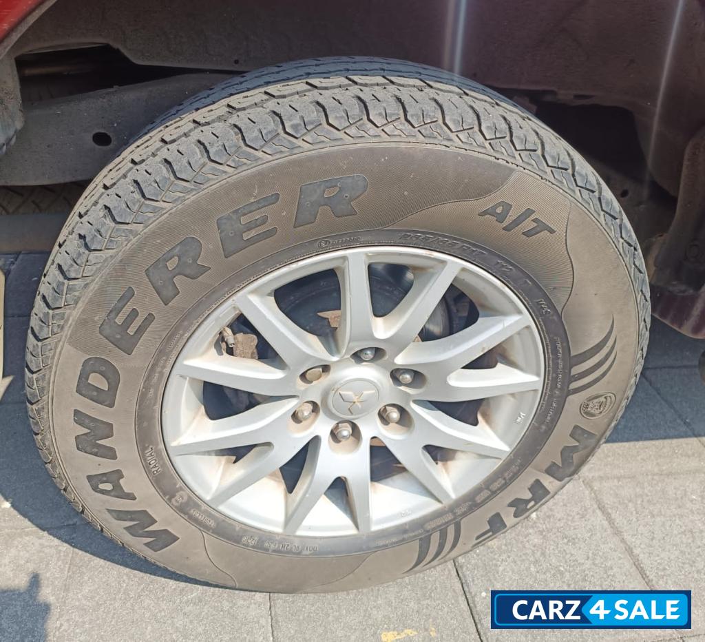Metallic Red Mitsubishi Pajero Sport 4x4 MT Metallic Red Mitsubishi Pajero Sport 4x4 MT