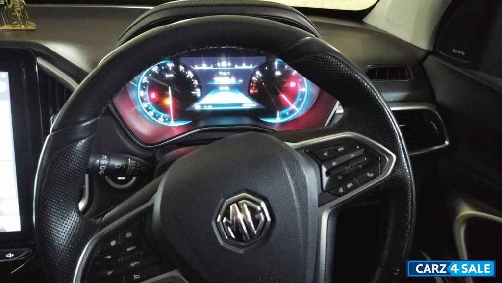 White MG Hector Sharp hybrid White MG Hector Sharp hybrid
