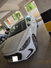 Hyundai Elantra 2.0 Petrol SX (O) AT 2017 Model