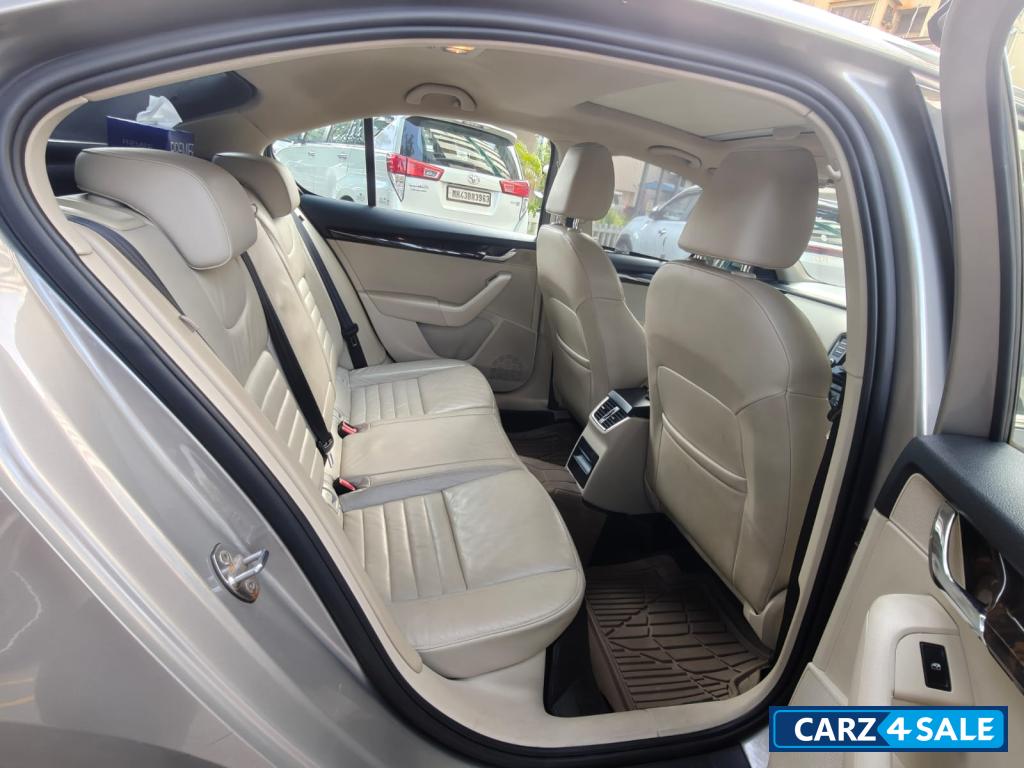 Skoda Octavia STYLE AT TDI CR Skoda Octavia STYLE AT TDI CR