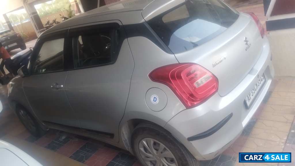 Silky Silver Maruti Suzuki Swift VDI AMT Silky Silver Maruti Suzuki Swift VDI AMT