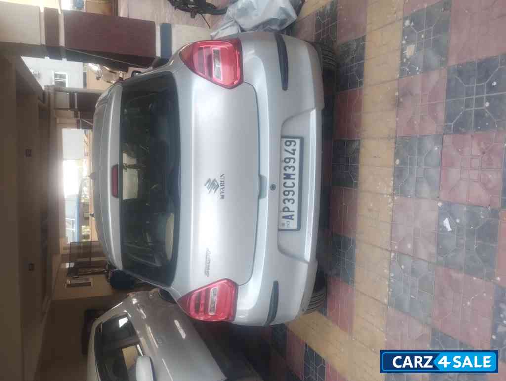 Silky Silver Maruti Suzuki Swift VDI AMT Silky Silver Maruti Suzuki Swift VDI AMT