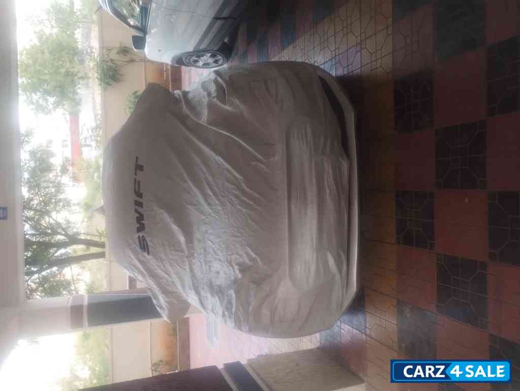 Silky Silver Maruti Suzuki Swift VDI AMT Silky Silver Maruti Suzuki Swift VDI AMT