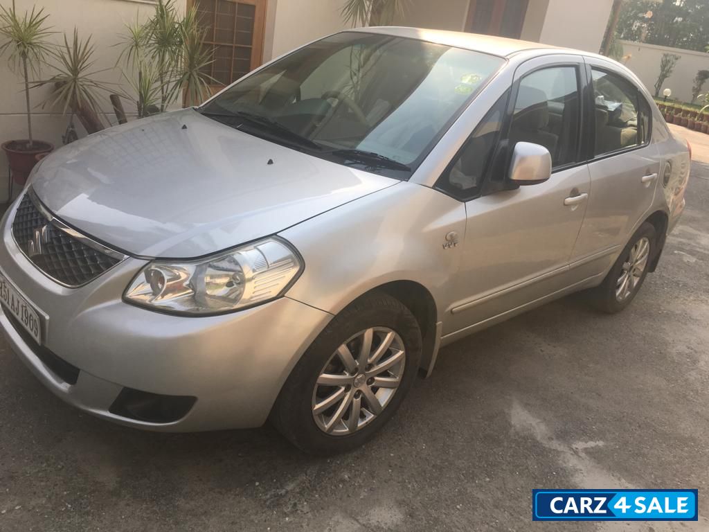 Silver Maruti Suzuki  SX4 ZXi