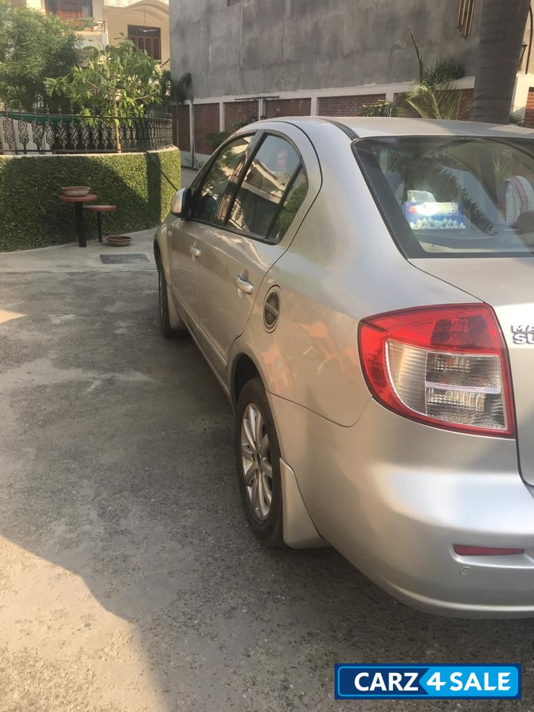 Silver Maruti Suzuki  SX4 ZXi