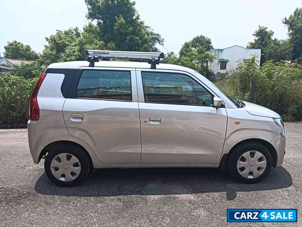 Silver Maruti Suzuki Wagon R VXI CNG Silver Maruti Suzuki Wagon R VXI CNG