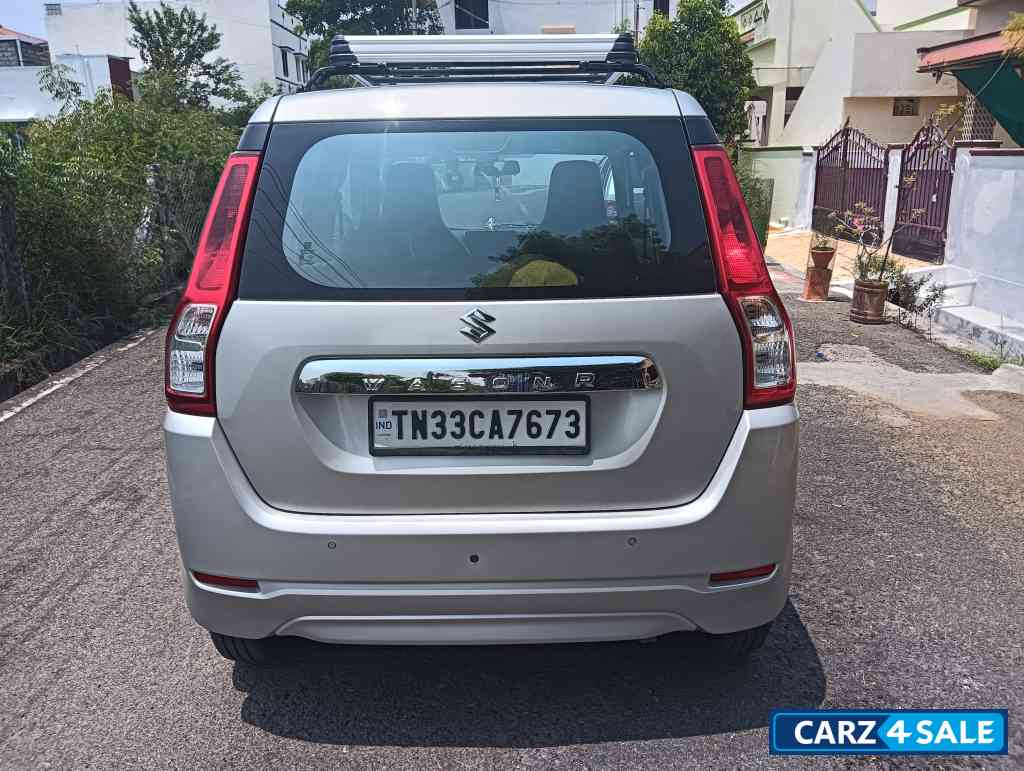 Silver Maruti Suzuki Wagon R VXI CNG Silver Maruti Suzuki Wagon R VXI CNG