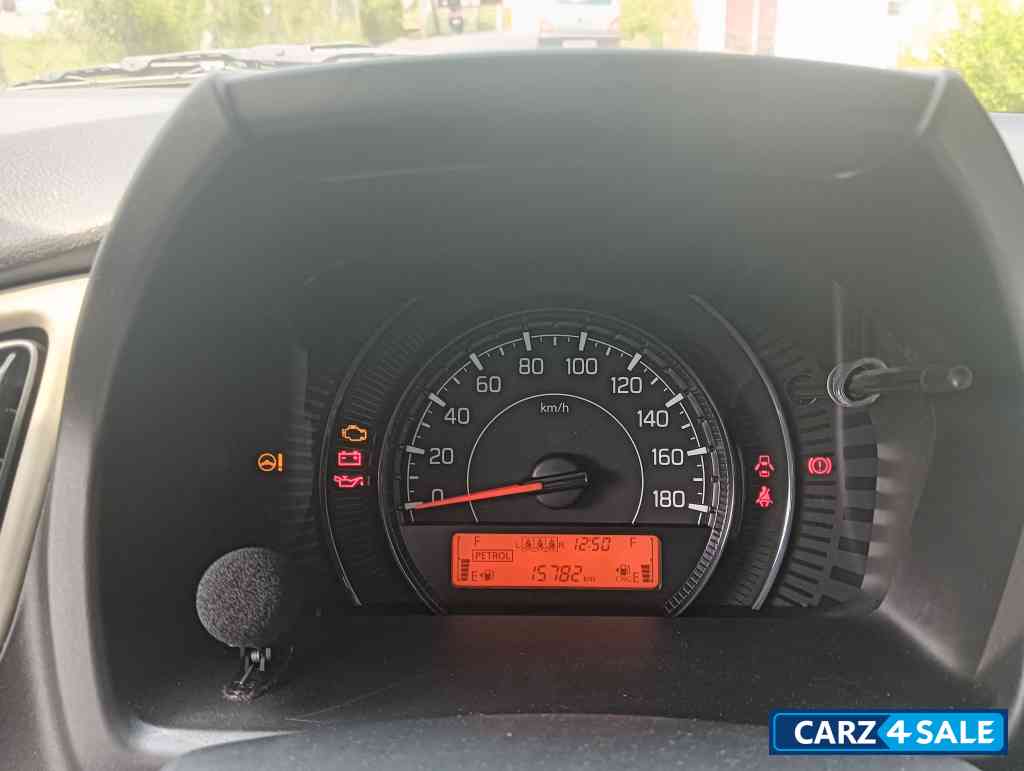 Silver Maruti Suzuki Wagon R VXI CNG Silver Maruti Suzuki Wagon R VXI CNG