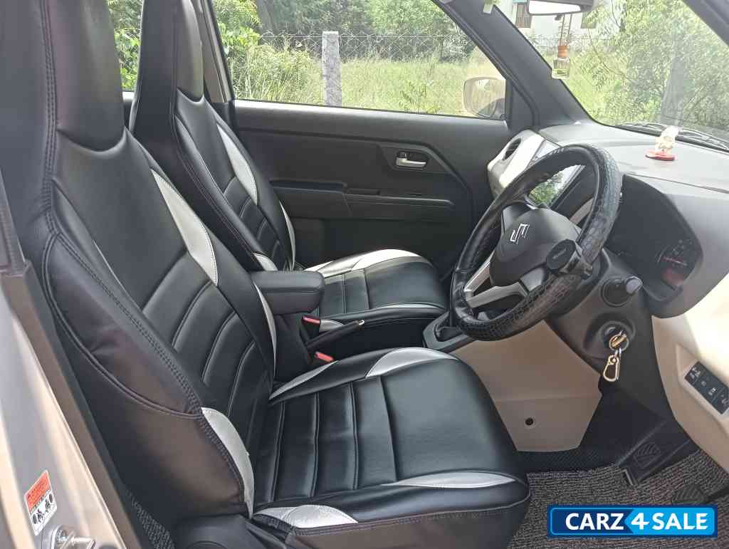 Silver Maruti Suzuki Wagon R VXI CNG Silver Maruti Suzuki Wagon R VXI CNG