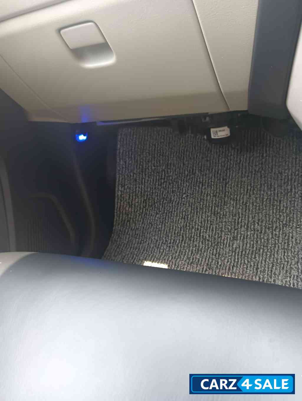 Silver Maruti Suzuki Wagon R VXI CNG Silver Maruti Suzuki Wagon R VXI CNG