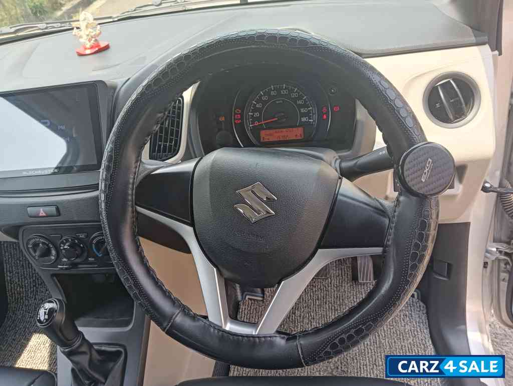 Silver Maruti Suzuki Wagon R VXI CNG Silver Maruti Suzuki Wagon R VXI CNG