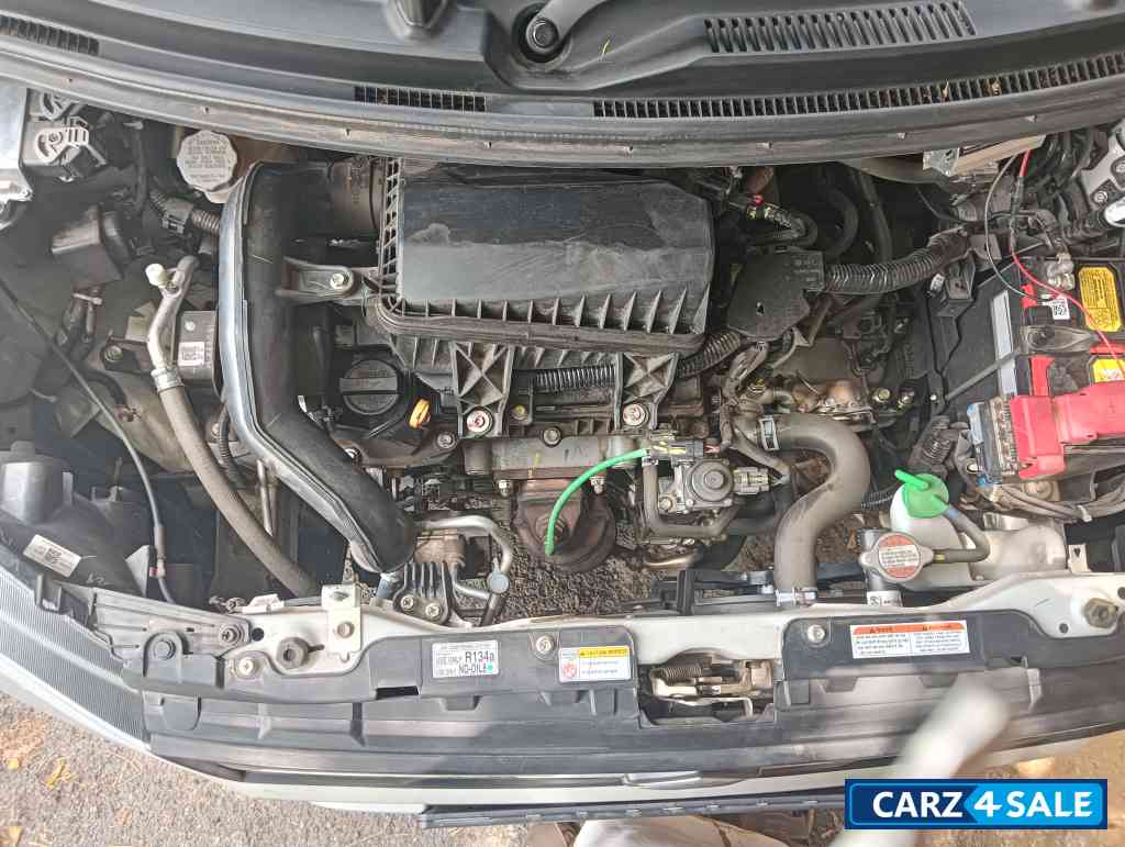 Silver Maruti Suzuki Wagon R VXI CNG Silver Maruti Suzuki Wagon R VXI CNG