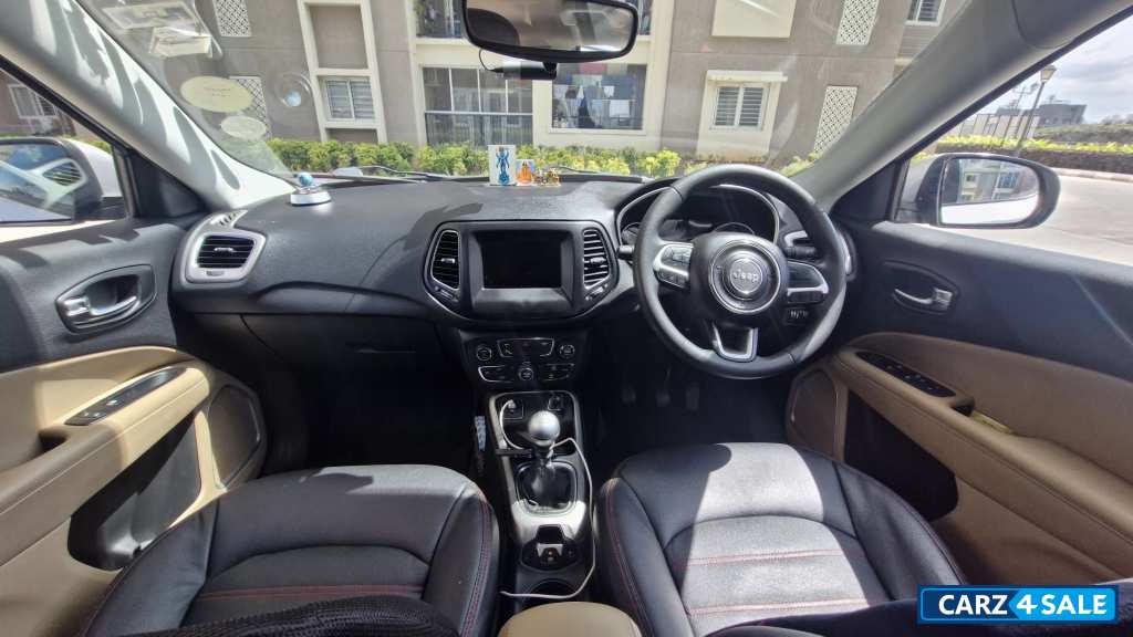 Jeep Compass Longitude (O) Jeep Compass Longitude (O)