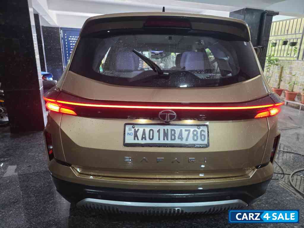 Cosmic Gold Tata Safari Accomplished Plus