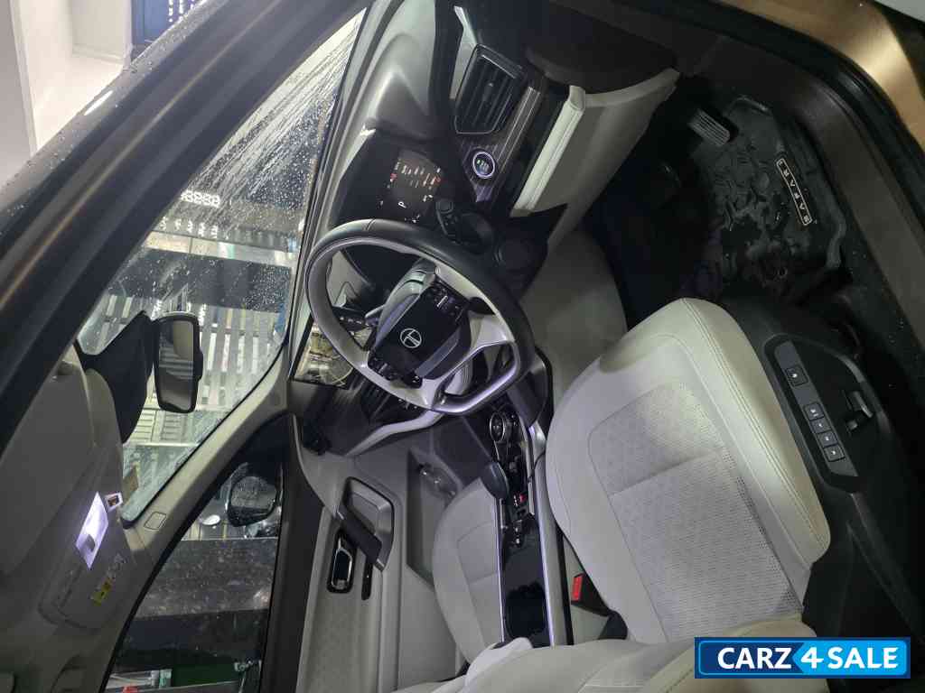 Cosmic Gold Tata Safari Accomplished Plus