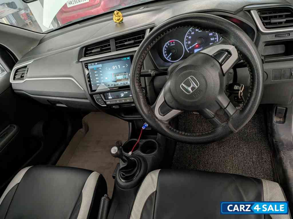 Perl White Honda BR-V Petrol Perl White Honda BR-V Petrol