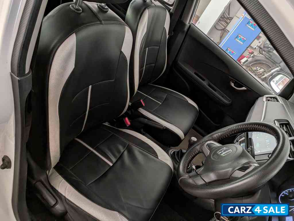 Perl White Honda BR-V Petrol Perl White Honda BR-V Petrol