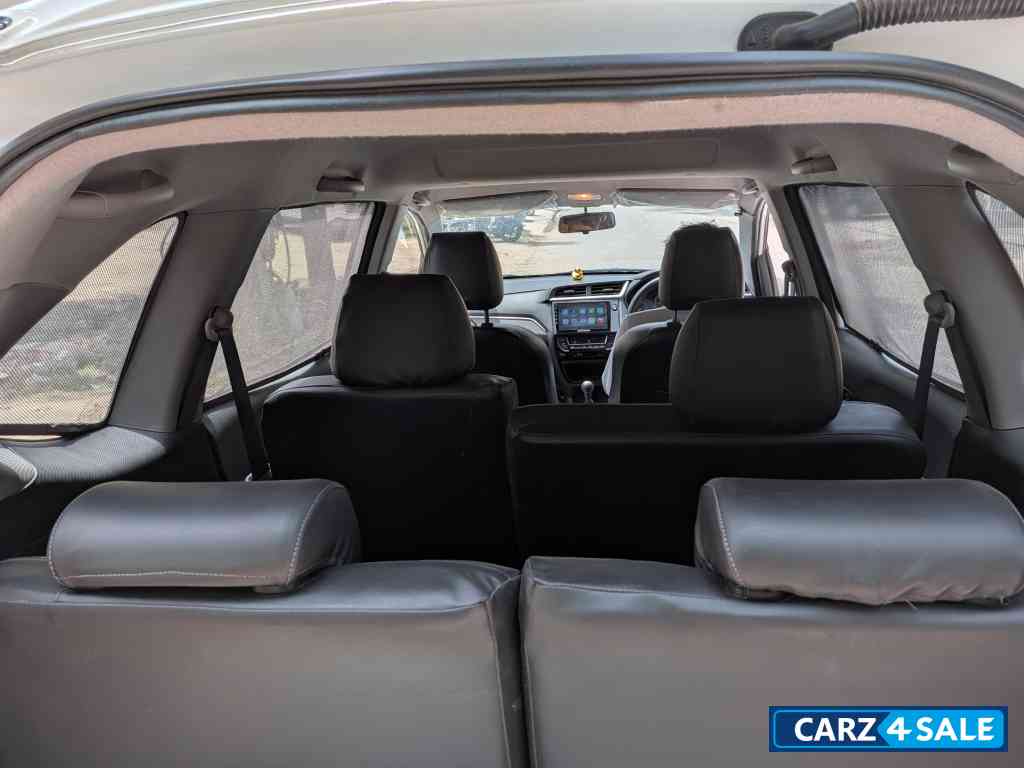Perl White Honda BR-V Petrol Perl White Honda BR-V Petrol