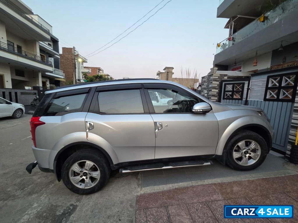 Mahindra XUV 500 W8