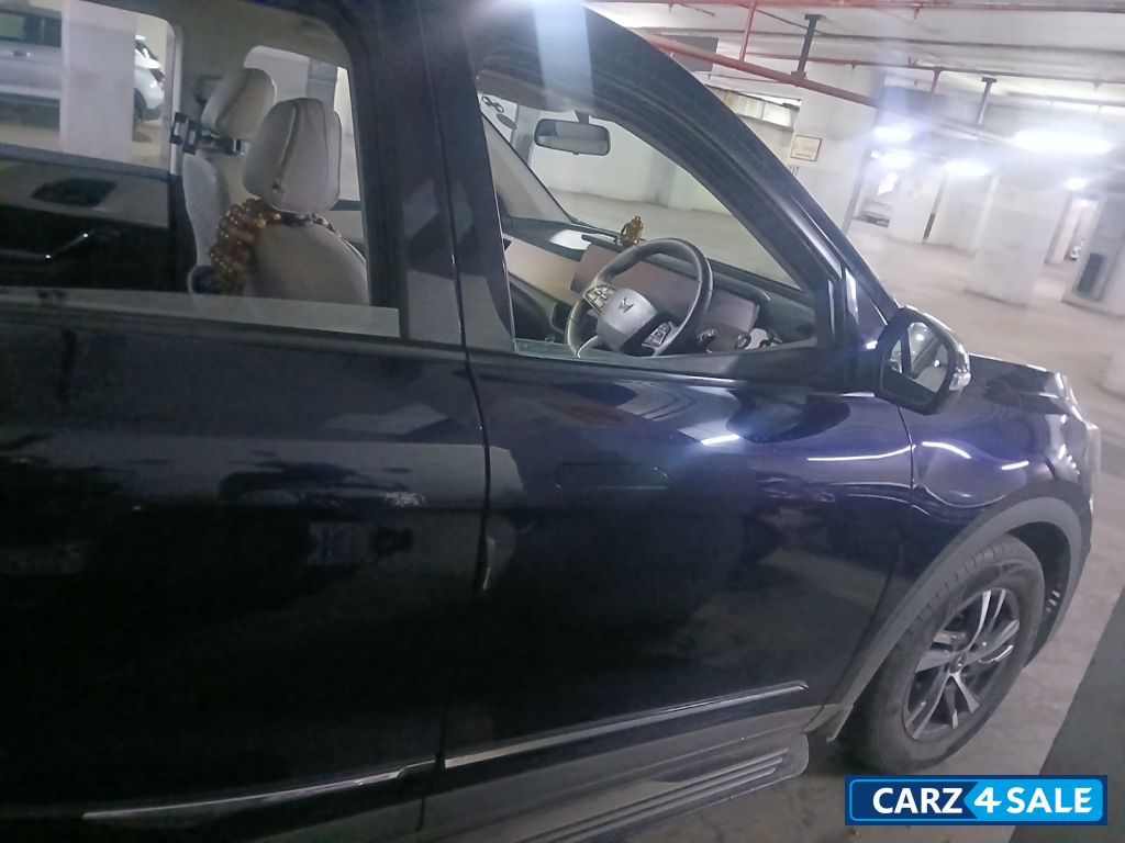 Mahindra XUV700 7 str petrol