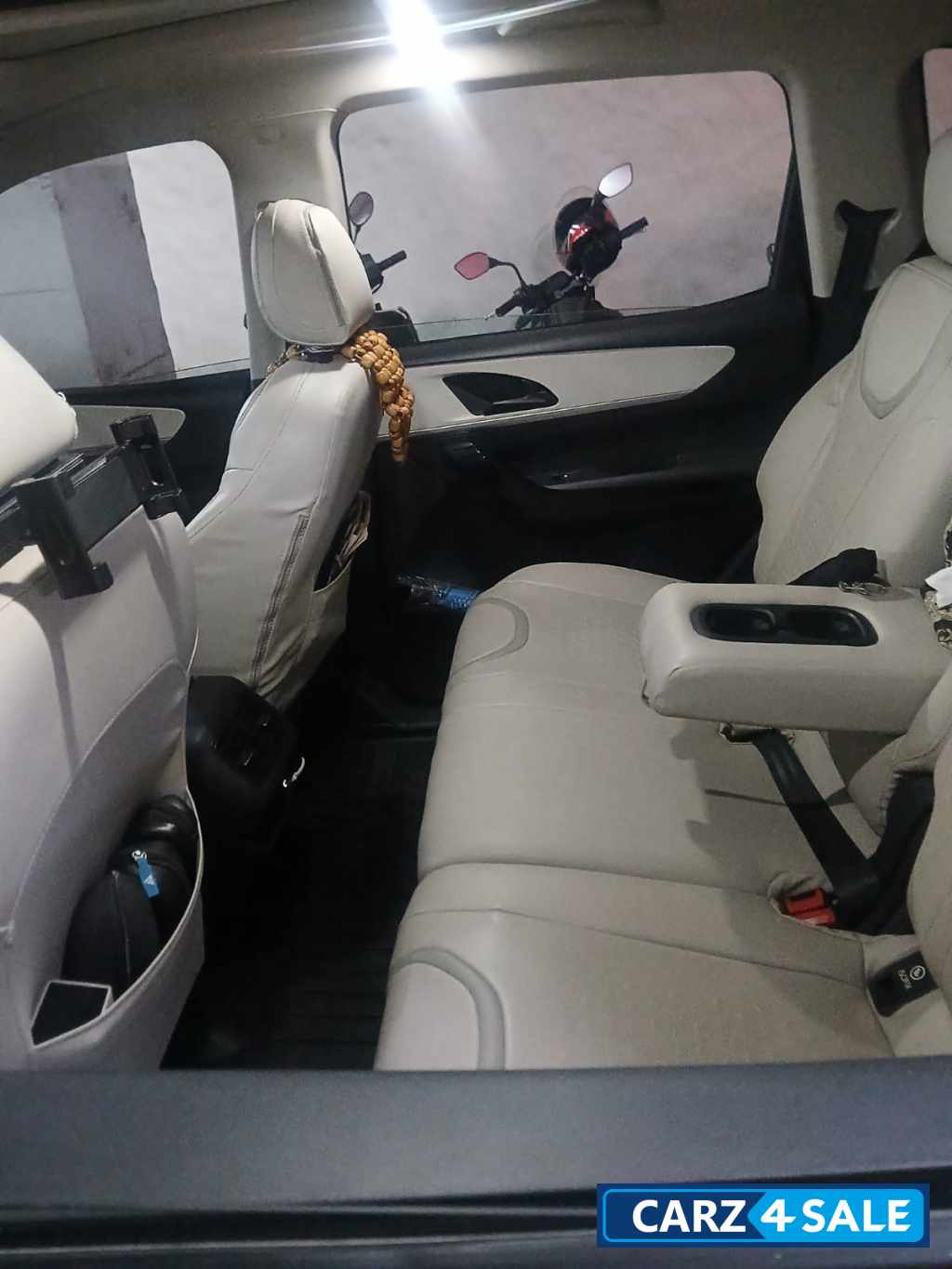 Mahindra XUV700 7 str petrol