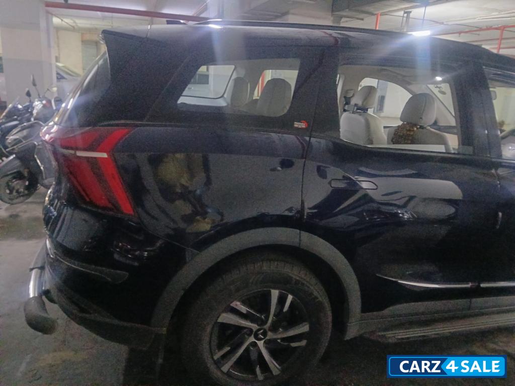Mahindra XUV700 7 str petrol